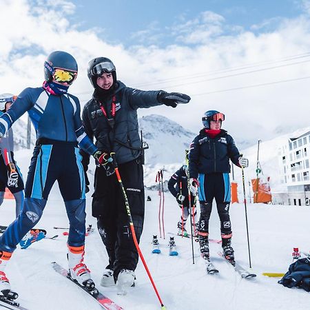 Apex2100 International Ski Academy Tignes Eksteriør billede