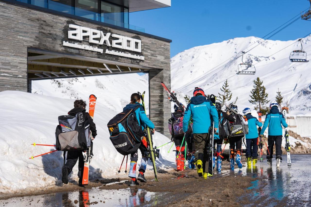 Apex2100 International Ski Academy Tignes Eksteriør billede