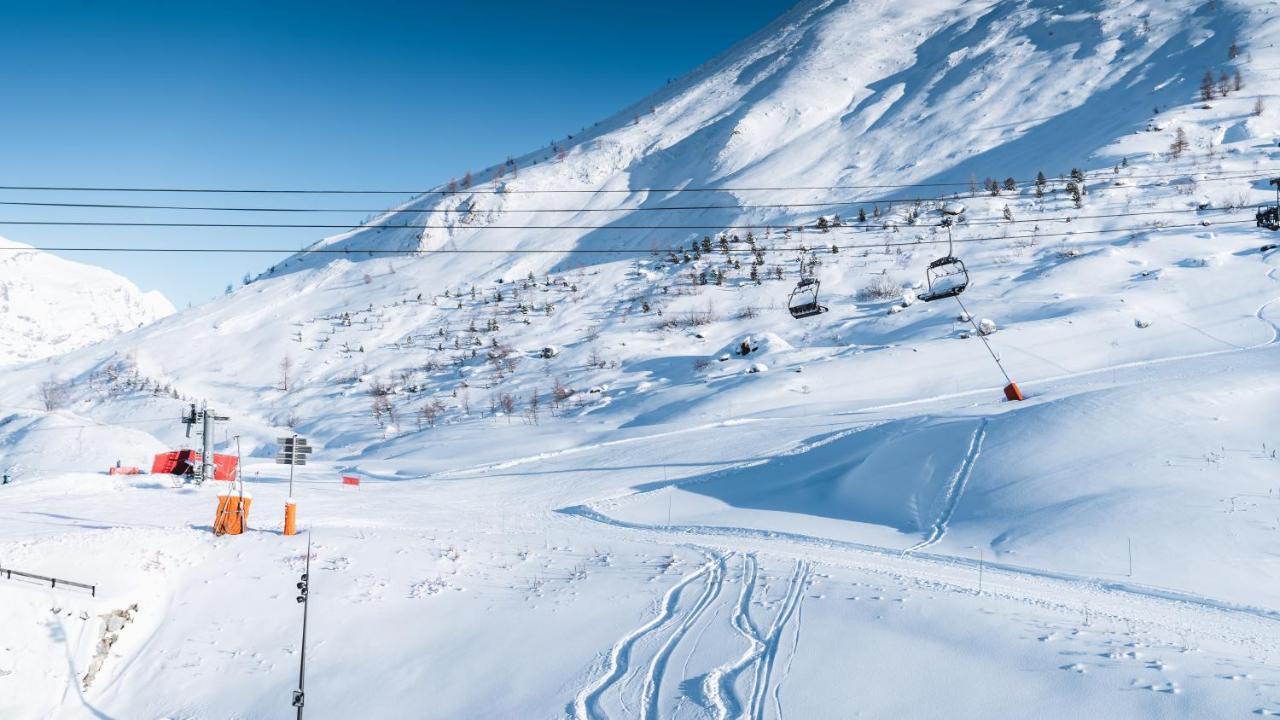 Apex2100 International Ski Academy Tignes Eksteriør billede